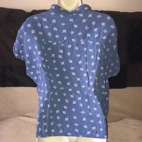 LuLaRoe small button down shirt 💕 - Picture 2 of 3